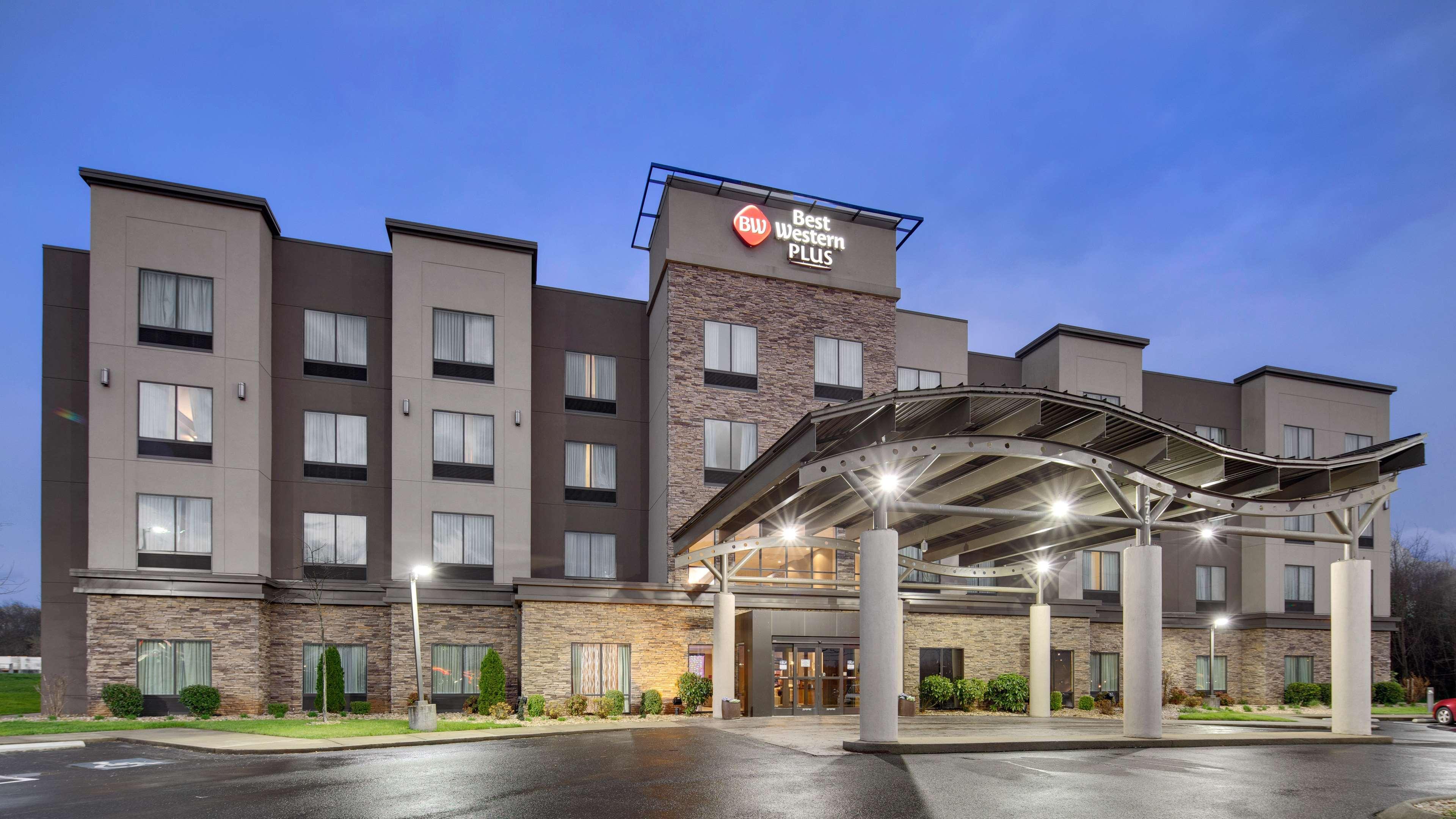 Best Western Plus Atrium Inn & Suites Clarksville Buitenkant foto
